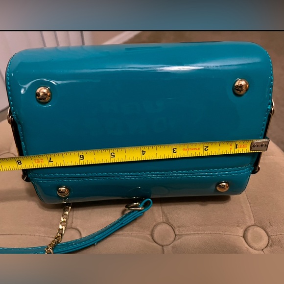 Elegant Teal Handbag
**Never used** - Picture 6 of 8